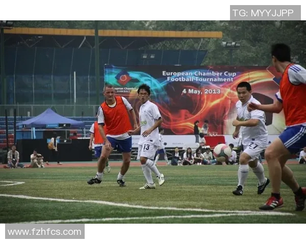 球星跨界挑战街头足球打野球 全新赛季球场上的另类风采 球星跨界挑战街头足球打野球 全新赛季球场上的另类风采