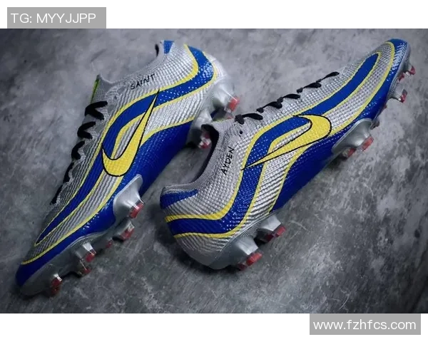 聚焦绿茵巨星定制战靴展现足球激情与个人风采 聚焦绿茵巨星定制战靴展现足球激情与个人风采